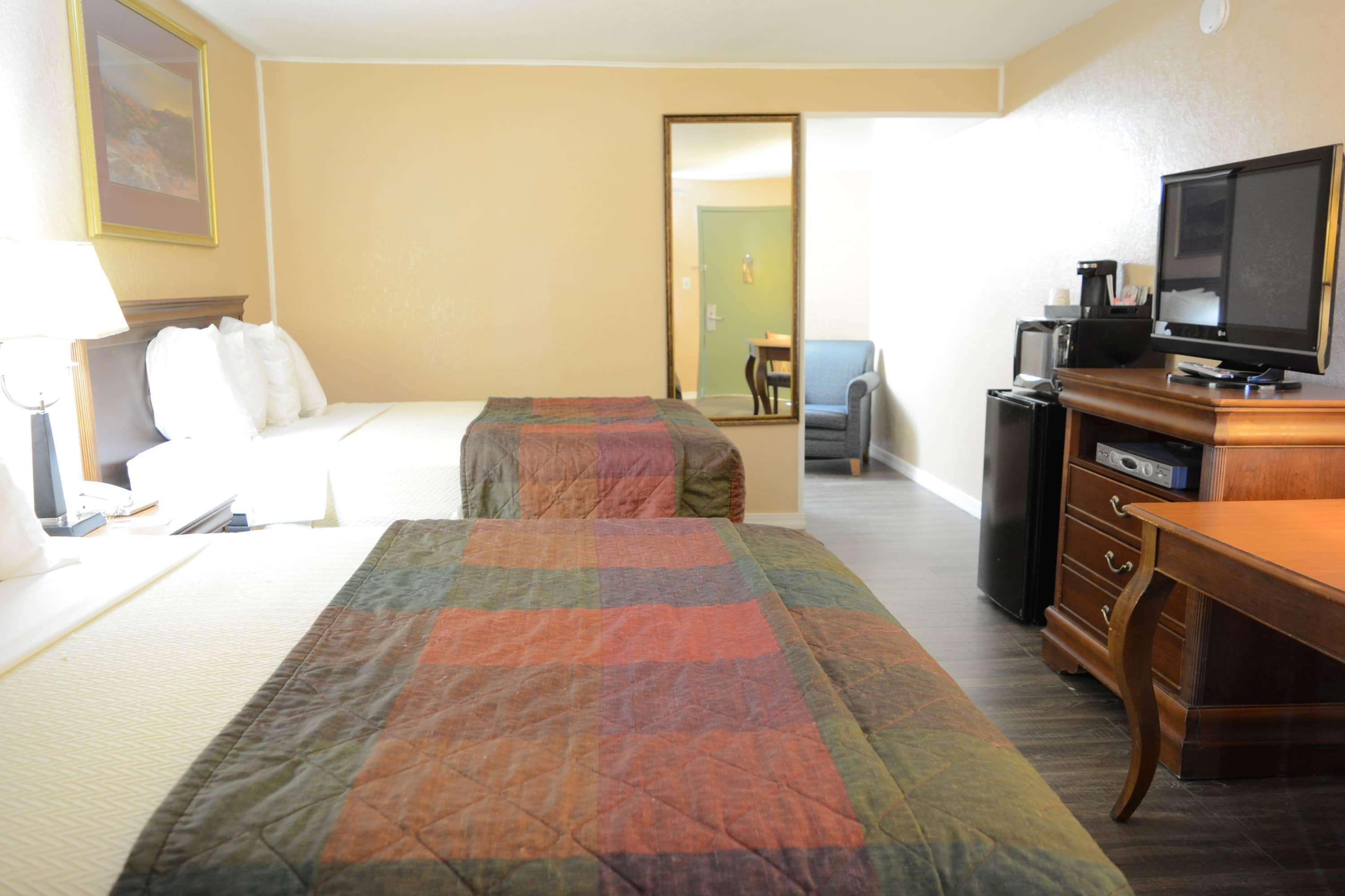 Travelodge By Wyndham Trinidad Eksteriør billede